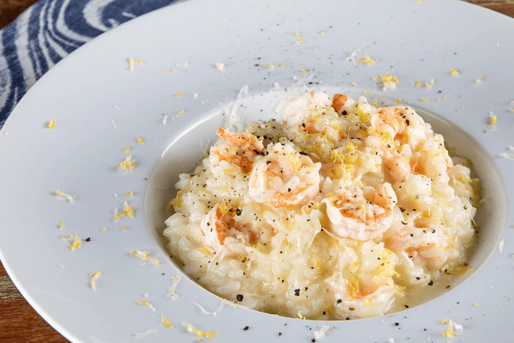 Receita de Risoto de Camarão com Limão Siciliano: Cremoso e Perfeito para um Jantar Sofisticado